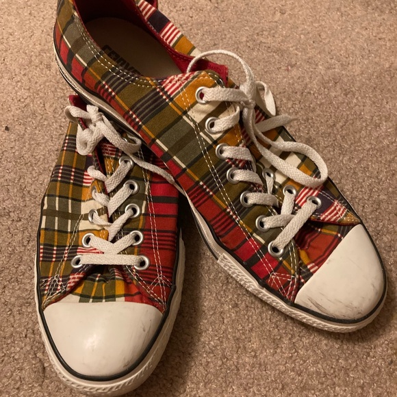 Converse Other - Converse Red Canvas Sneakers
